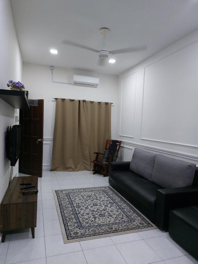 Pelangi Homestay Bota Экстерьер фото